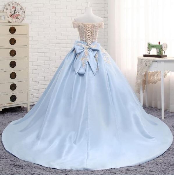 Hellhimmelblaues Ballkleid für die Sweet 16, schulterfrei, Satin-Applikation, Spitze mit kurzen Ärmeln, Korsett, Quinceanera-Kleid, Abschlussball, Dre2131