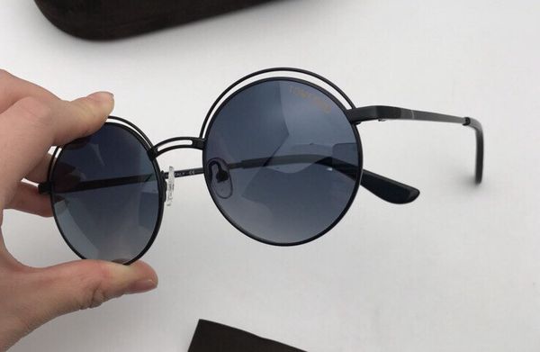 

women dakota tm tf shiny black plastic sunglasses light grey gradient sunglasses with original case numtm0517-4, White;black