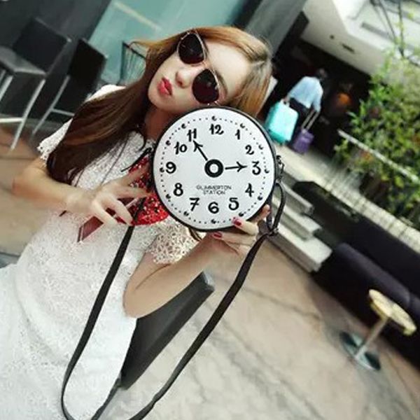 

Factory wholesale 2016 new tide bag clock bun rivet Shoulder Messenger Bag Lady Mini Bag 2018
