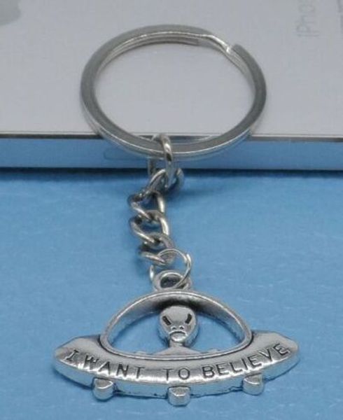 Мода 20pcs / серия Key Ring брелок ювелирные изделия с серебряным покрытием чужеродных Подвески НЛО