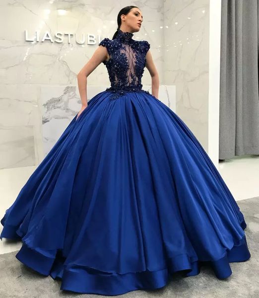 Lindo Dubai High-Neck Quinceanera Vestidos Frisados ​​Appliques Cap Sleeve Satin Ball Vestido Prom Vestidos Royal Azul Vestido de Noite Vestidos de