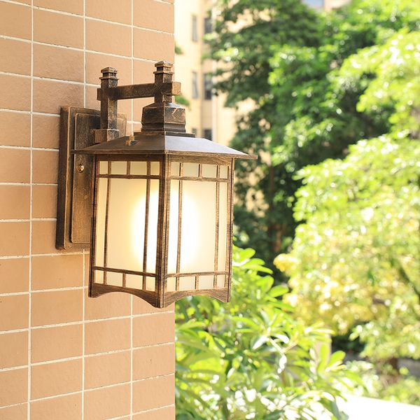 2019 New Chinese Antique Outdoor Waterproof Wall Lamp Villa