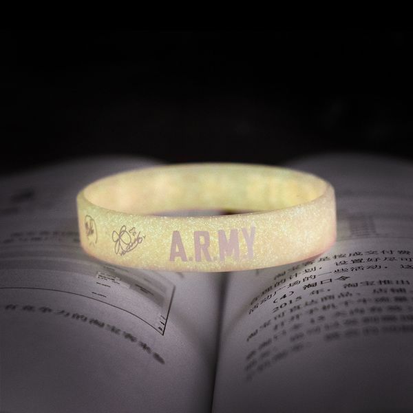 

2018 new bts wanna one silicone wristband fluorescence braclet cute accessories, Golden;silver
