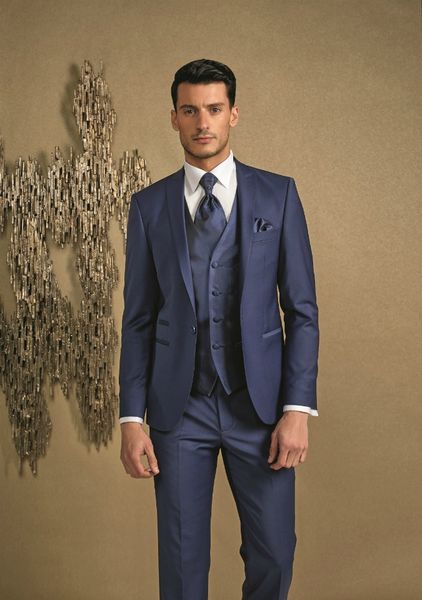 Amazing Navy Mens Suits Slim Fit Groomsmen Tuxedos de casamento Um botão de três peças, trajes de lapela pico com calças de colete de jaqueta 326 326