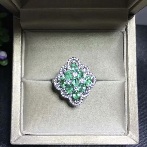 

natural emerald ring 3 * 4 mm multiple mosaics 925 sterling silver ring deluxe style emerald beautiful jewelry, Golden;silver