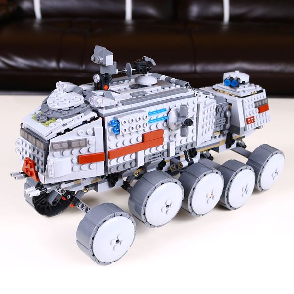 

05031 933Pcs Clone Turbo Tank 75151 Строительные блоки Кирпич Совместимость с 75151 Дети Игрушки По