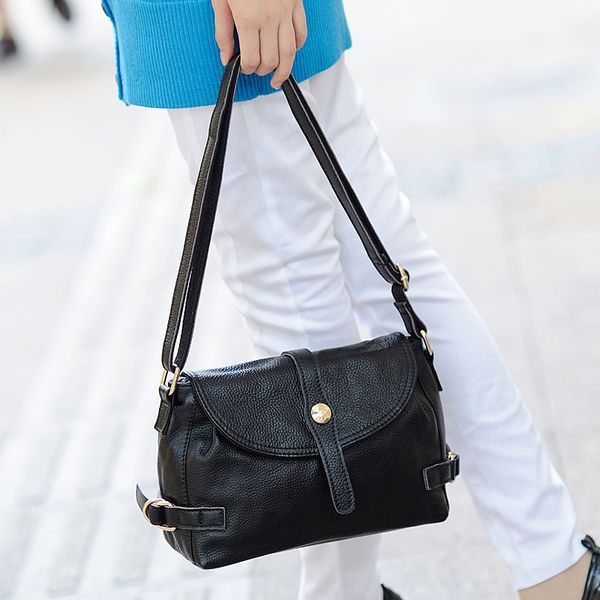 

2017 soft natural leather women messenger bag classical causal small flap bag adjustable female shoulder cover