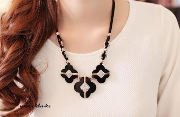 

style fashionable and generous four-leaf flower clavicle chain black leather string necklace single-layer sweater chain short necklace f, Silver