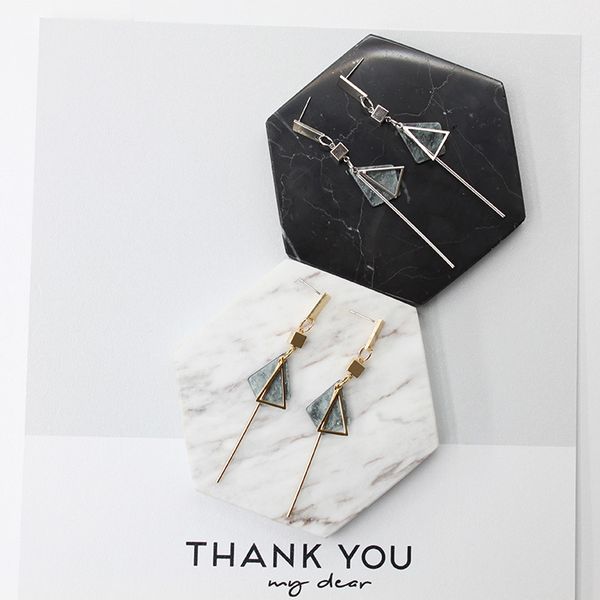 

2018 new simple fashion women's earrings modern style earrings geometric diamond shell earrings creative personality ear jewelry, Silver