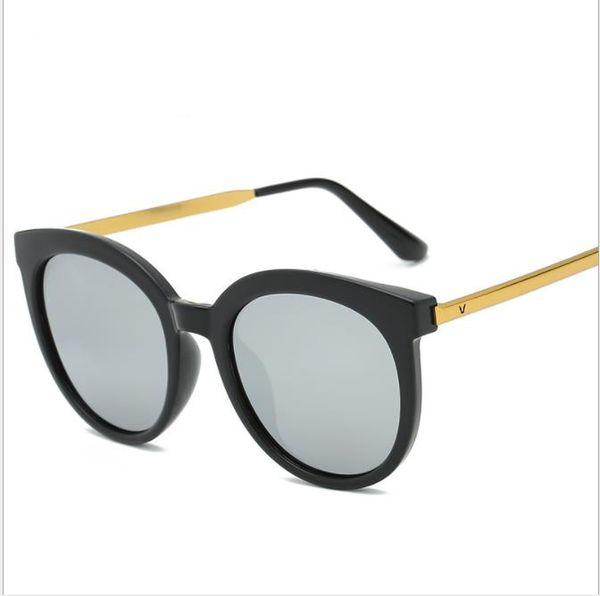 

polarized sunglasses, female stars, sunglasses with the same type, personality, round face, myopia, White;black