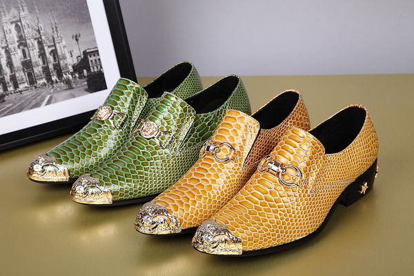 Yeni stil İtalyan marka erkekler sivri uçlu daireler elbise metalik patent deri düğün ayakkabıları sarı yeşil 2 renk