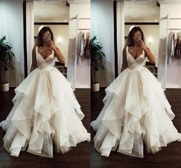 2019 Simple Western Style Spaghetti Wedding Dresses Ruffles Tulle