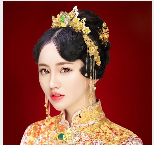 

brides, chinese brides, headgear, costume, toast, wedding dress, wedding dress, ornament, and phoenix crown, Slivery;golden