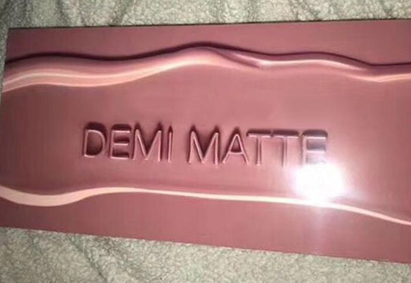 

Stock beauty lipglo demi matte liquid lip tick lip co metic lip et 15pc et hipping