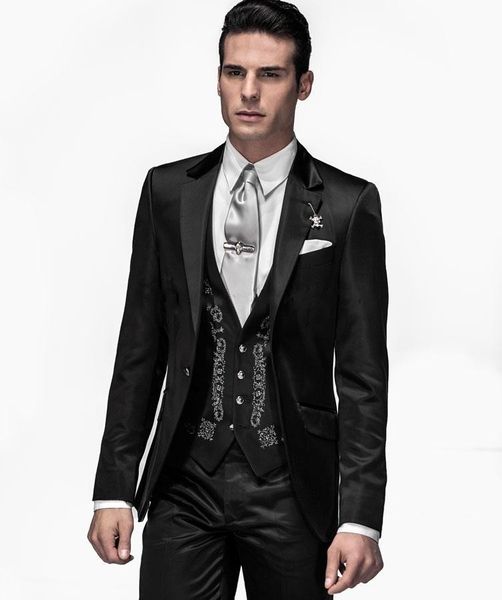 Cool Groom Wear Black Groomsmen Smoking da sposo con un bottone Notch Lapell Abiti da uomo Matrimonio / Ballo / Cena Giacca da uomo (giacca + pantaloni + cravatta + gilet)