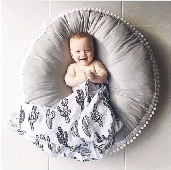 

ins thick round baby blanket play game mats pom pom crawling rug children toy mat carpet kids room decor pgraphy props 90cm