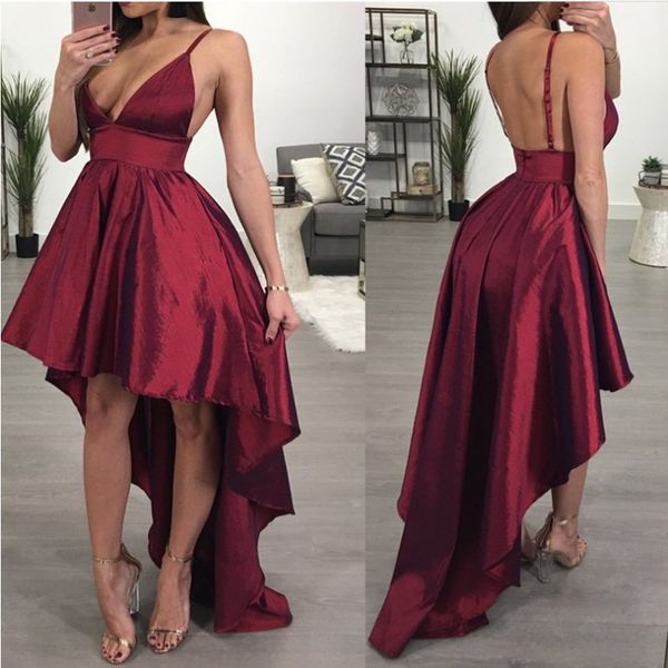 Vestido de baile de baile sexy de tafetá vermelho alto, com telhas de espaguete de pescoço com baixo teor