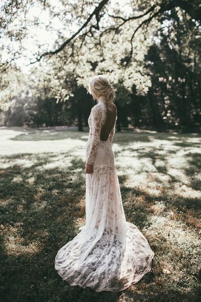 

2018 High Neck elegant Boho Wedding Dresses Long Sleeve backless sweep train lace bridal gowns with long sleeve