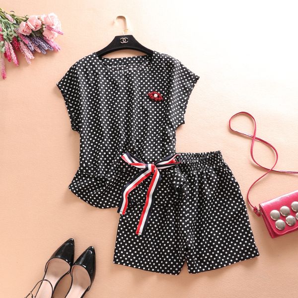 

2018 new direct selling summer even sleeve temperament dot ribbon loose pearl lip t-shirt + short pants chiffon two suits, White