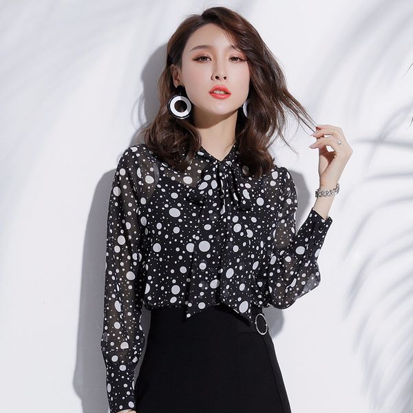 

2018 spring new brand women's clothes, long sleeved v collar repair, thin butterfly knot, snow sweater and female sling, White