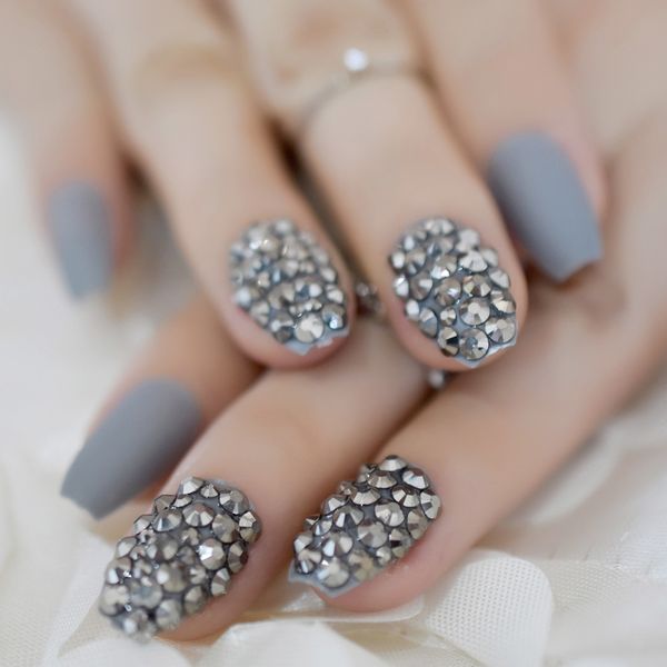 Compre Bailarina Ataúd Mate Uñas Cortas Plateado Gris Uñas Rhinestones Decoración Diamante Bonito 3d De Moda Consejos De Uñas A 3816 Del Nomakeup