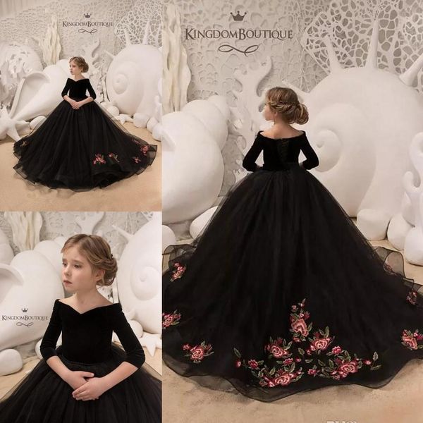 

2019 Elegant Off The Shoulder Long Sleeves Tulle A Line Flower Girl's Dresses Lace Applique Floor Length Girl's Pageant Dresses