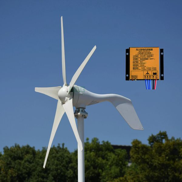 Neuer 400 W 12 V 24 V 5-Blatt-Windkraftgenerator auf dem Dach mit MPPT-Boost-Controller