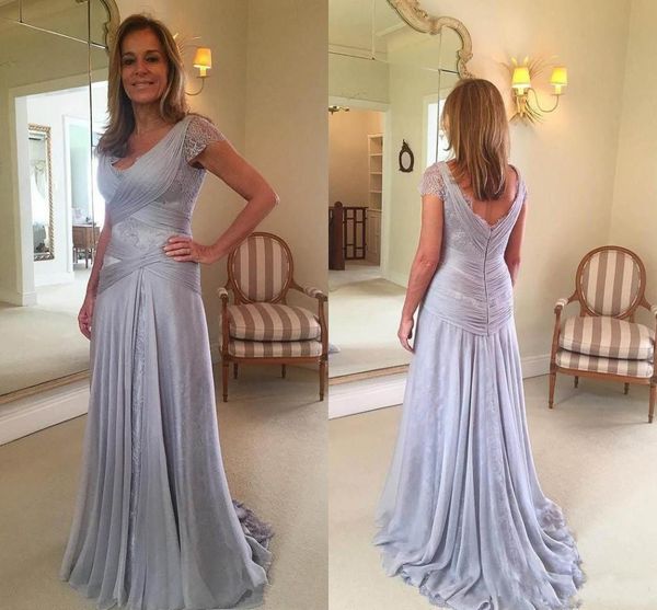 

2019 Vintage Silver Mother of the Bride Dresses V Neck Short Sleeves Chiffon Lace Wedding Guest Dress Plus Size Prom Evening Gowns