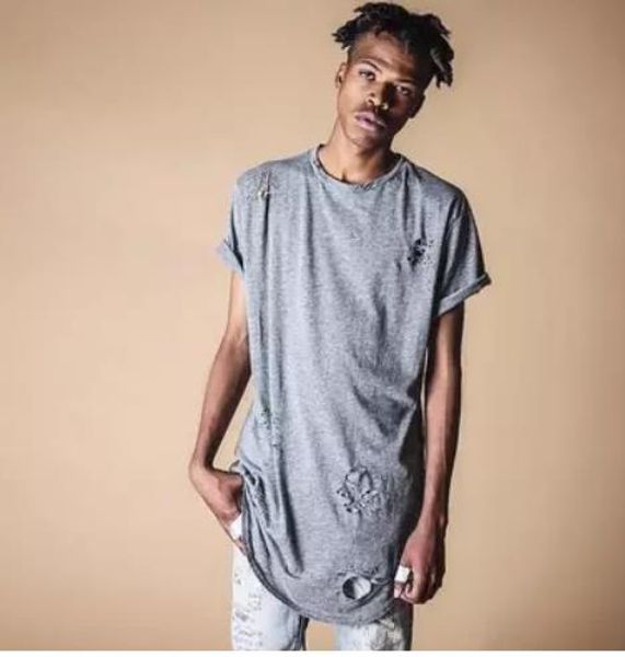 maglietta strappata uomo