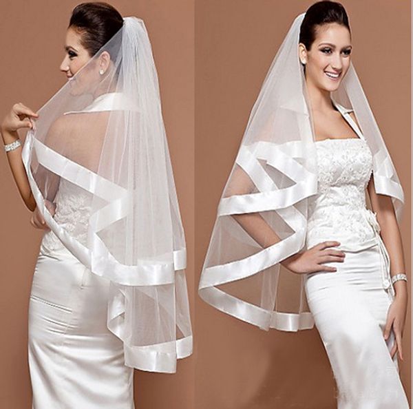 Encantador Véu de Noiva Mantilla Casamento Fita Larga De Cetim Guarnição Borda 2 Camadas Branco 2015 Vestidos De Noiva Véus De Noiva