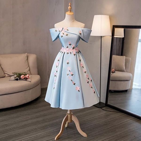 

2018 new elegant sky blue off the shoulder satin knee length prom dresses lace appliques a-line evening party gown robe de soriee, Black