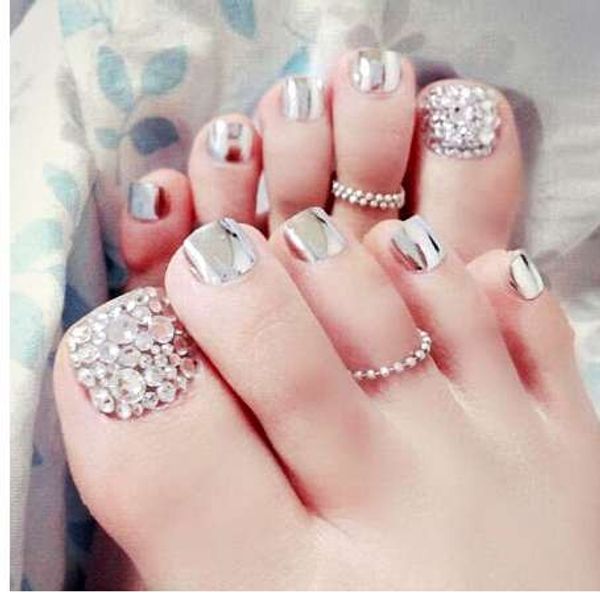 Frete grátis New 24 pcs verão Beleza Chic Toe Nails Prata metálica para unhas de pé de alta qualidade com strass Pé de unhas falsas