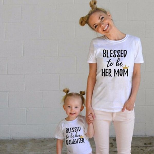 Abiti coordinati per mamma e figlia Abiti coordinati per la famiglia Abiti per mamma e me T-shirt a maniche corte con stampa di lettere Abiti estivi per la famiglia