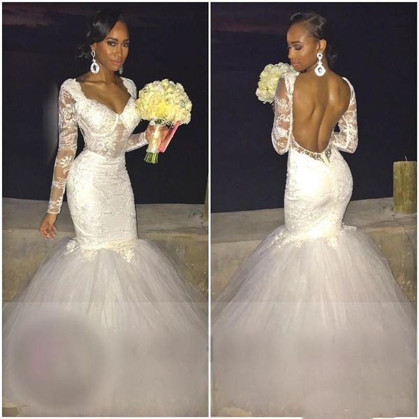 2019 Abiti da sposa a sirena in pizzo bianco con applicazioni maniche lunghe Sexy aperto indietro Sweetheart Tromba Abiti da sposa Abito da sposa in tulle gonfio