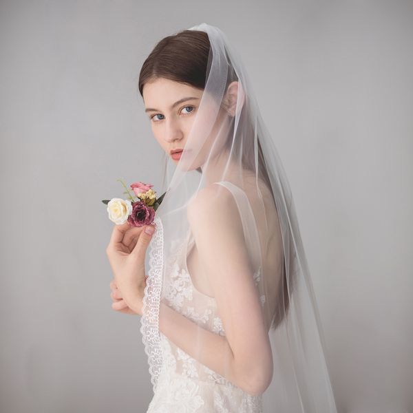 Veli da sposa con bordo in pizzo un tulle a strato elegante velo da sposa velo di punta della punta della punta del velo avorio bw-v610