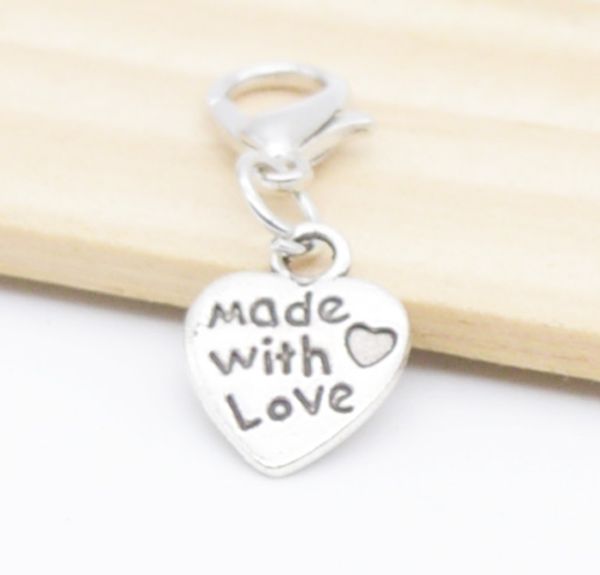 Großhandel – MIC 100 Stück/Los „Made with Love“-Charms-Anhänger mit Karabinerverschluss, baumelnd, für Armband-Schmuckherstellung