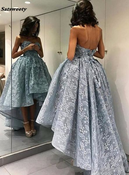 Moda de renda alta/baixa curta azul claro do vestido de bola de ombro de ombro curto Vestido de dama de honra 2023