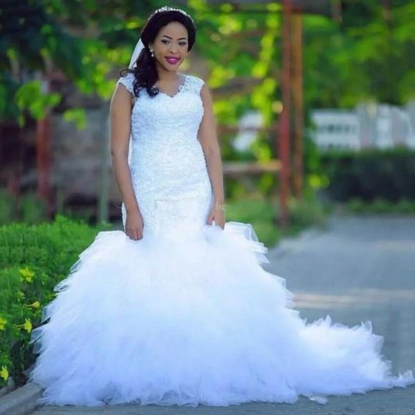 

African Plus Size Wedding Dresses Tiers Ruffles Beaded Appliques V Neck Bridal Gowns Lace Up Back Mermaid Wedding Dress Vintage