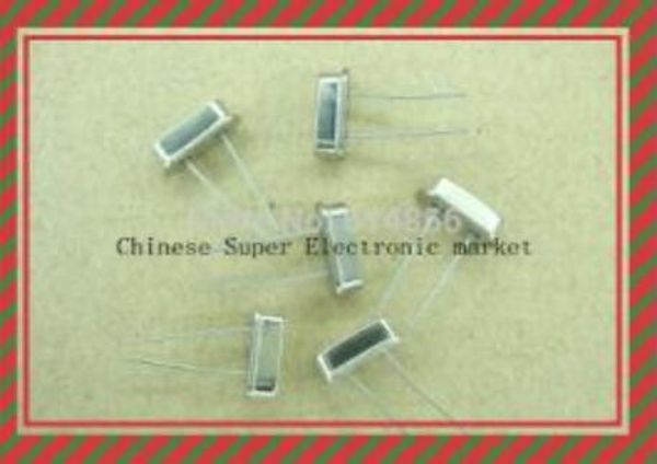 Lot of 10 4MHz Crystal Oscillators