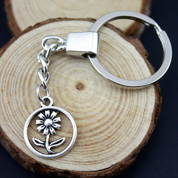

6 pieces key chain women key rings fashion keychains for men flower 17mm, Slivery;golden