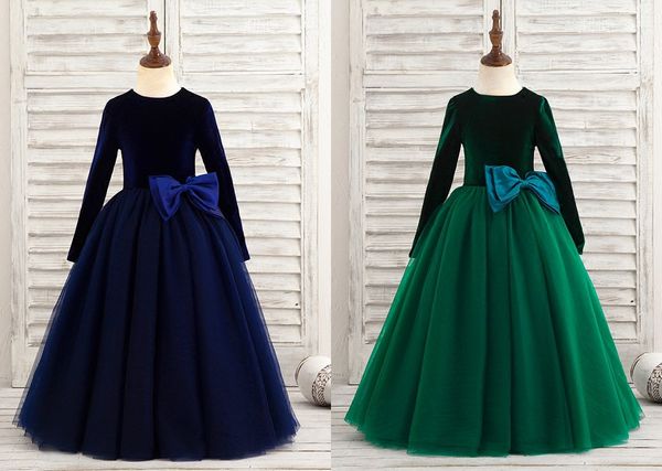 Einfache günstige Langarm-Blumenmädchenkleider 2022 Jewel Neck Ballkleid Samt Tüll Große Bögen für Hochzeit Baby Erstkommunion Kleid