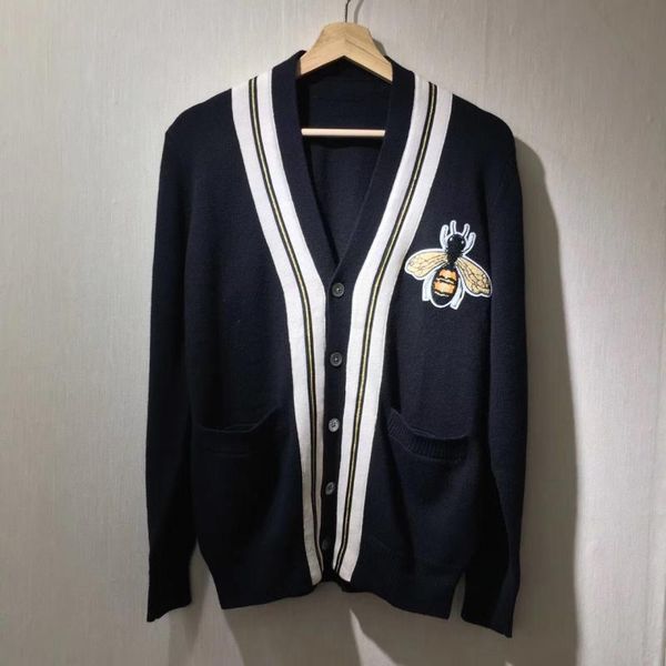 

2019 new spring autumn men women knitwear black white colored gold wire embroidered small bee knitting cardigan sweater male jacket, White;black