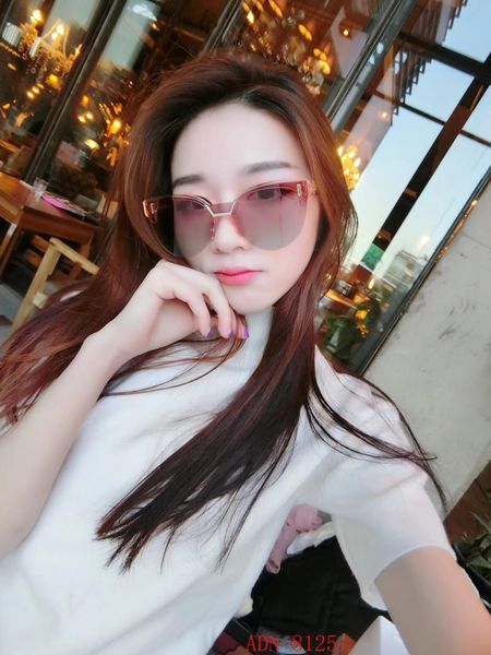 

new fashion sunglasses classic glasses pilots half frame 8125 model uv400 protection eyewear with the original box, White;black