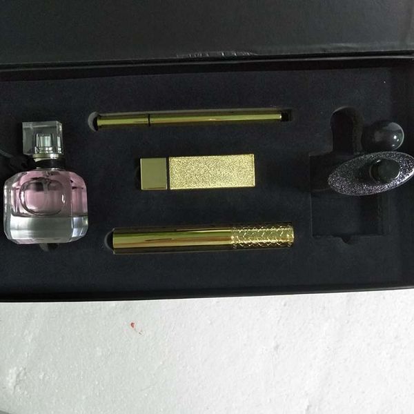 

Famou y makeup et kollection lip tick lipglo ma cara perfume 5 in 1 make up kit