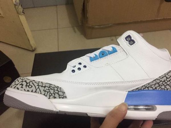 

2018 новый UNC приостанавливает 13 игроков для продажи эксклюзивных 3 повседневная об