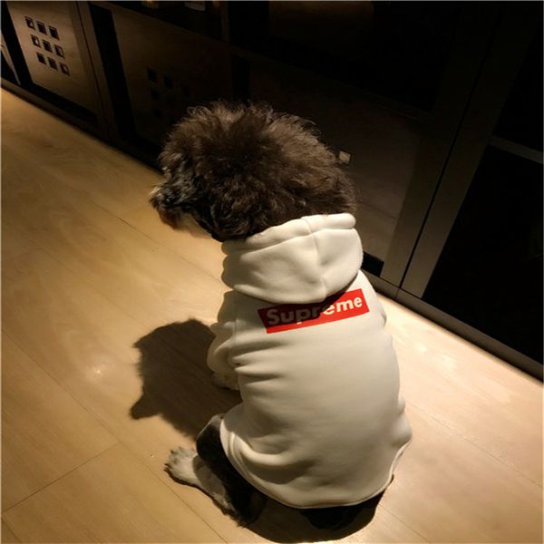 

Pet Dog Luxury Brand Sweater Dog Cat Pullover Hooded Hoodies Winter Fashion Autumn Warm Fleece Sweatshirt Sup Teddy Puppy Apparel Outwear