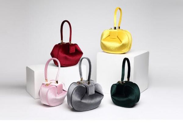

into style 2018 new design bag velvet bag women's fashin vintage handbags