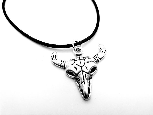 

10pcs vikings animal ox bull cattle necklace charm pendant african skeleton skull head helm cow horn leather rope necklaces, Silver