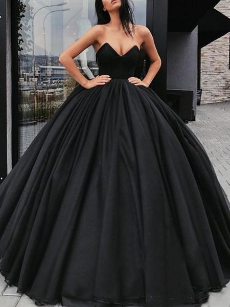 2019 Abiti da ballo neri economici vintage Abiti da Quinceanera Sweetheart Tulle Puffy Sweet 16 Abiti da festa Plus Size Corsetto Indietro Abito da sera da ballo