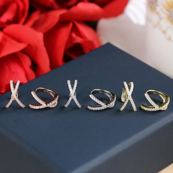 

2018 New Simple 3 Color Women Ear Cuff Jewelry Fashion Cross No Pierced Small Earring Girl Clip Ear Cuff Micro Pave CZ Earrings